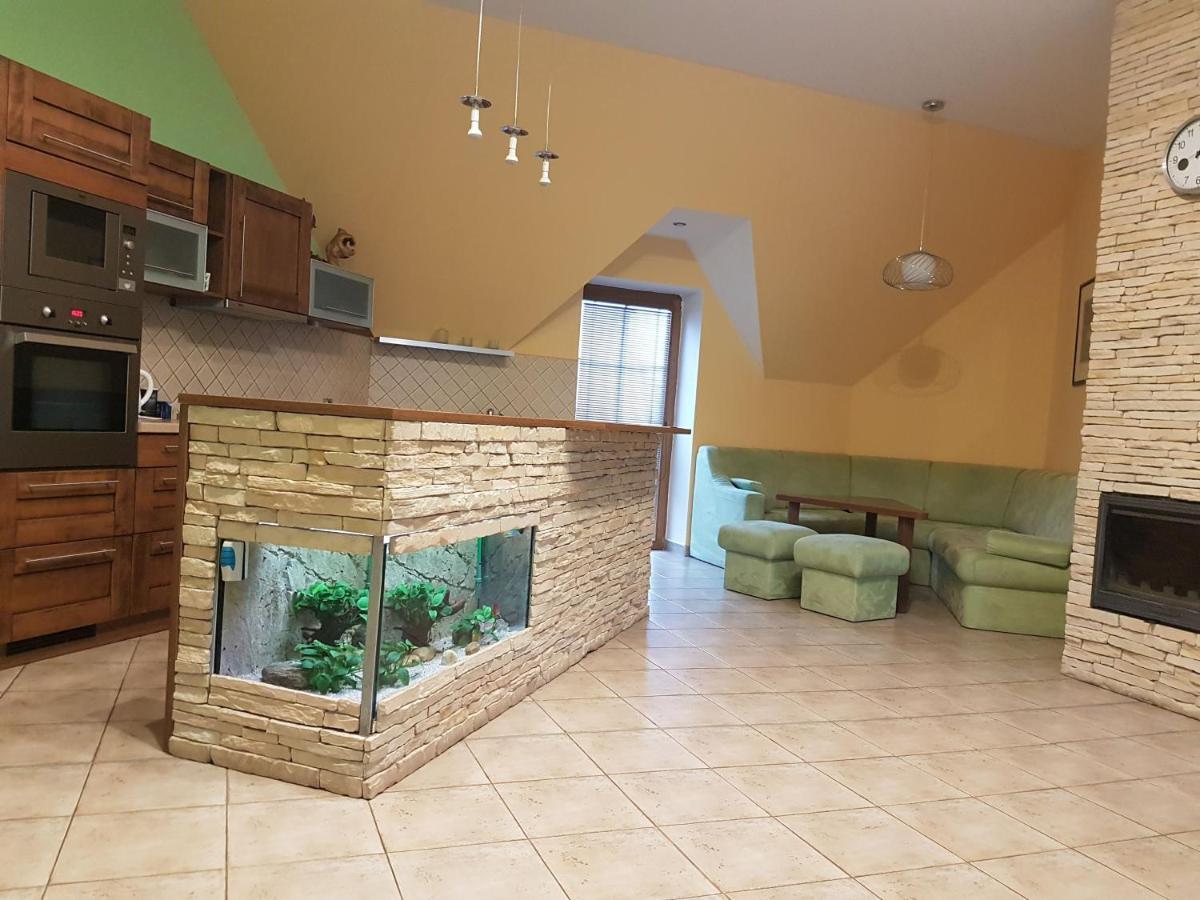 Apartmán V aleji Slavkov u Brna Exteriér fotografie